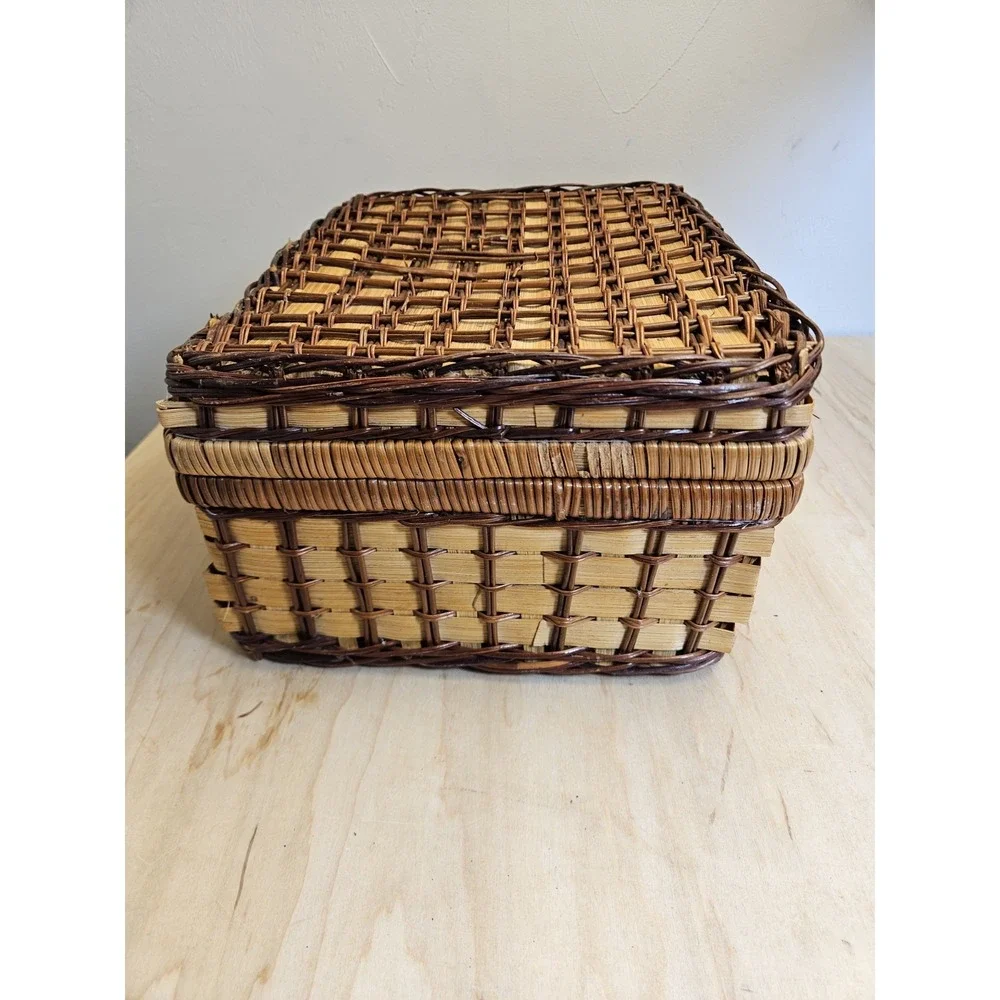 Elizabeth Arden Wicker Picnic Basket Set 4 Plates Tumblers Flatware Napkins Vtg